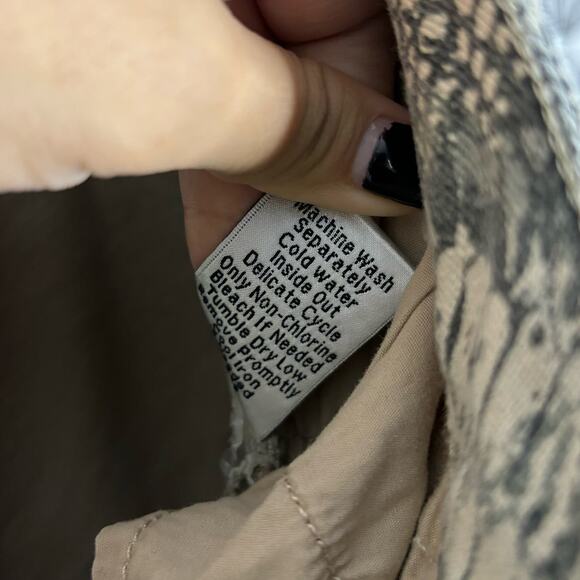 CAbi Diamondback Snakeskin Print Super Skinny Jeans Women's Size 2 - Picture 7 of 10